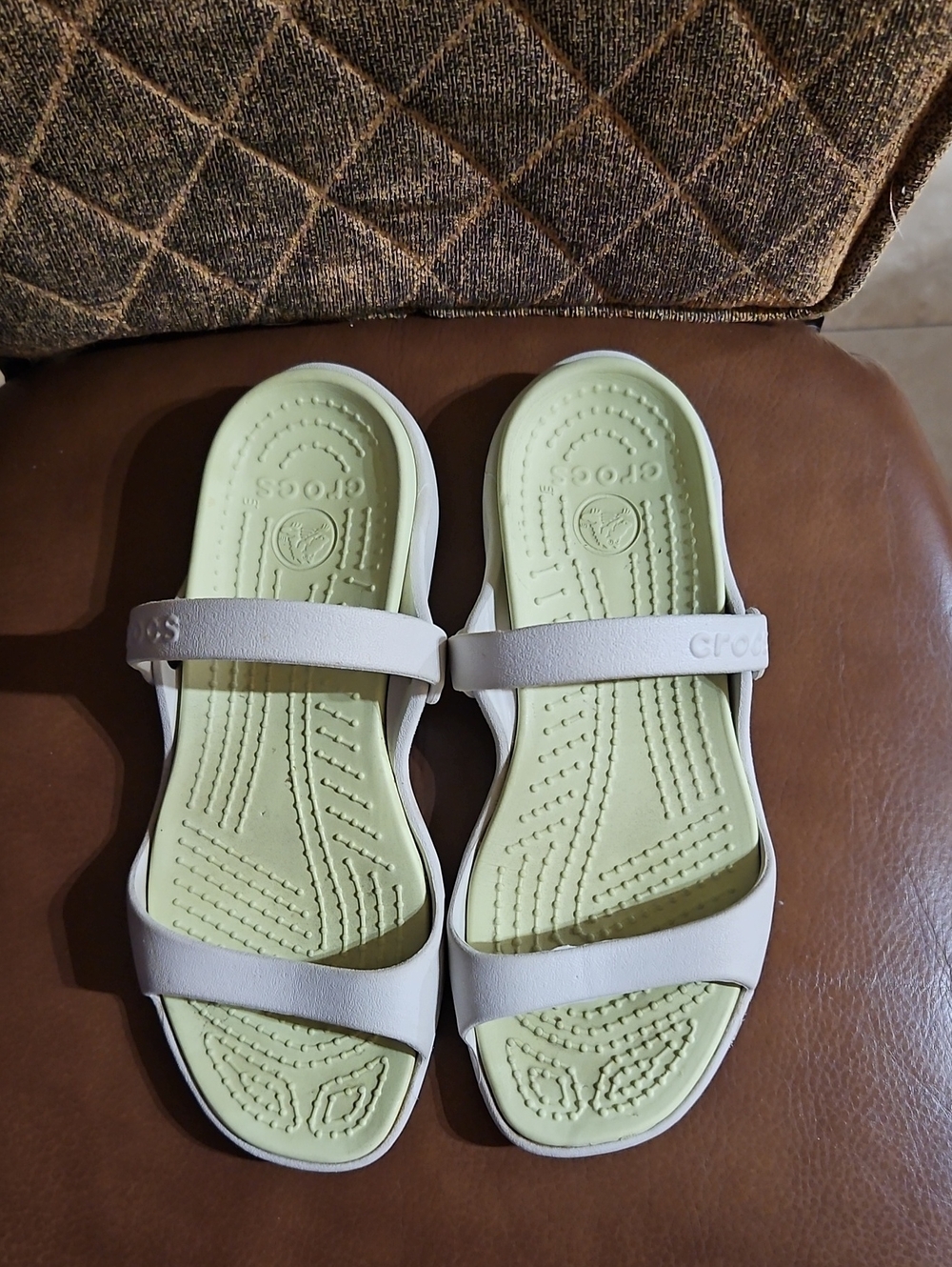 Crocs Cleo Slip On Slides Sandals Shoes Light Gray Green - Picture 2 of 5